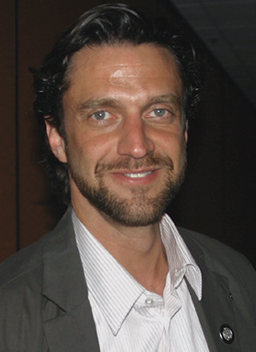 Raúl Esparza; photo by Michael Portantiere