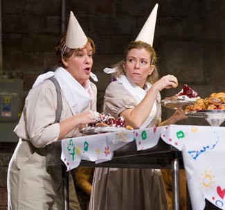 Alice Coote and Christine Schäfer in HANSEL AND GRETEL, Photo: Ken Howard/Metropolitan Opera