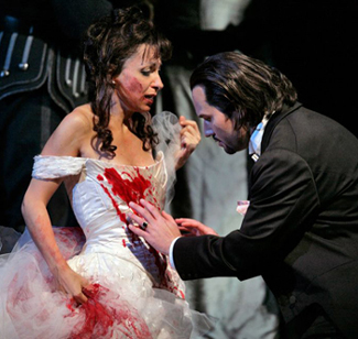 Natalie Dessay and Mariusz Kwiecien in LUCIA DI LAMMERMOOR, Photo: Ken Howard/Metropolitan Opera